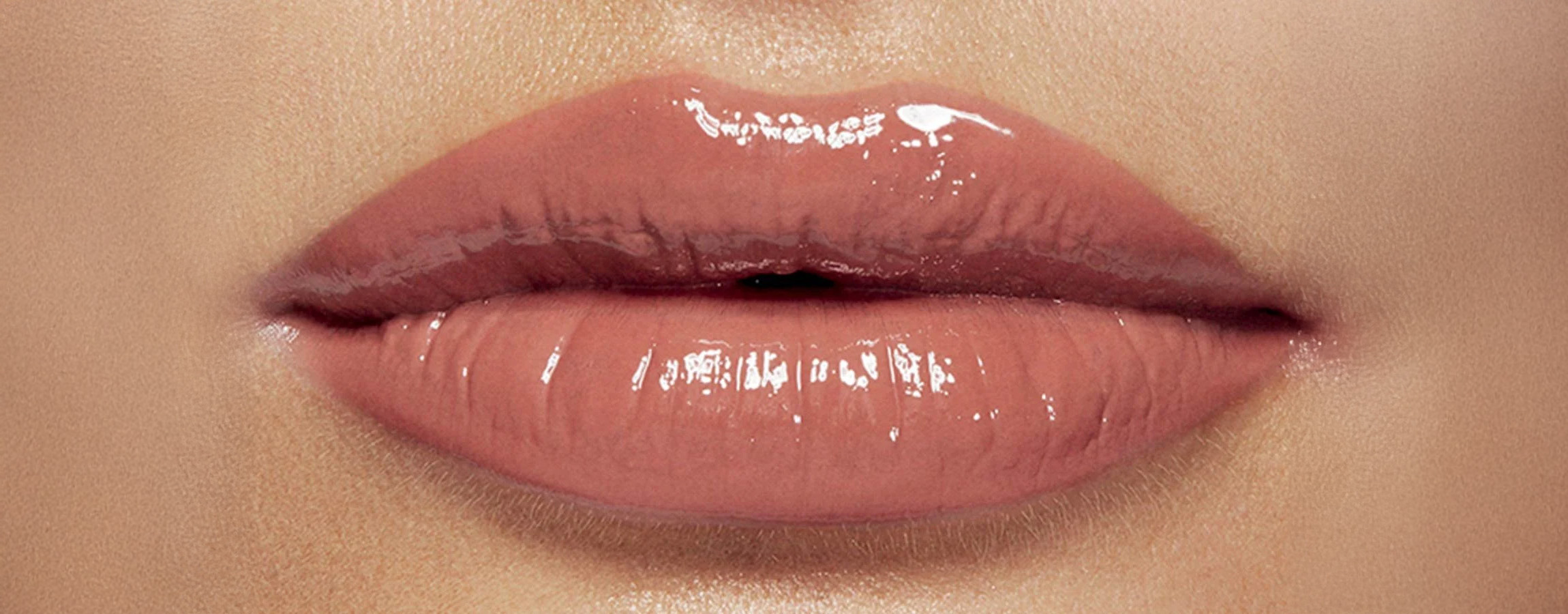 lipmacro5_mny_makl_liftergloss_1600x900-5