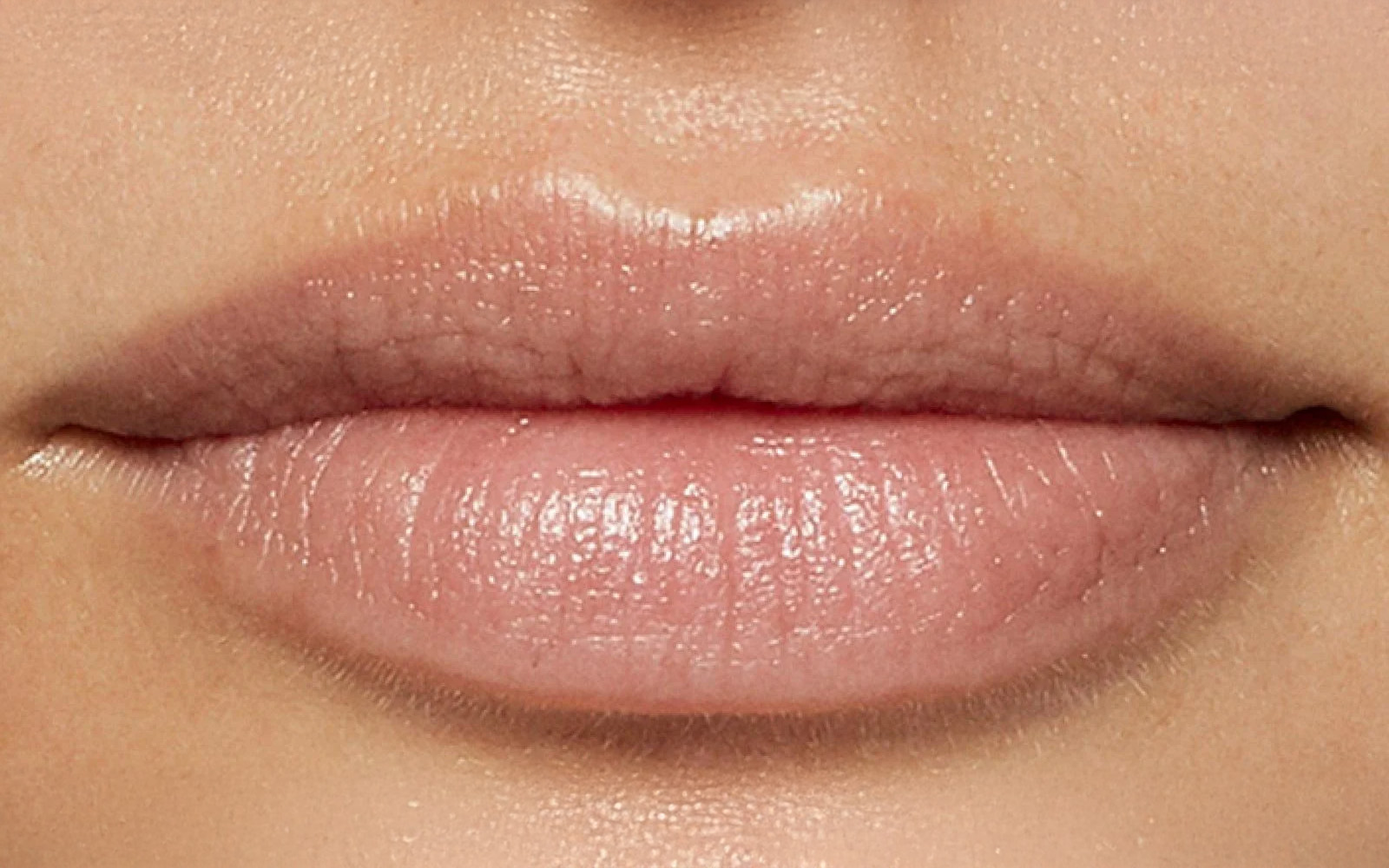 lipmacro5_mny_makl_liftergloss_1600x900-mobile-02
